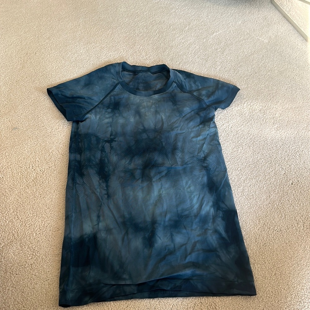 Lululemon workout short sleeve